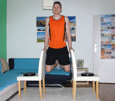 Les dips (parallèles) avec des chaises