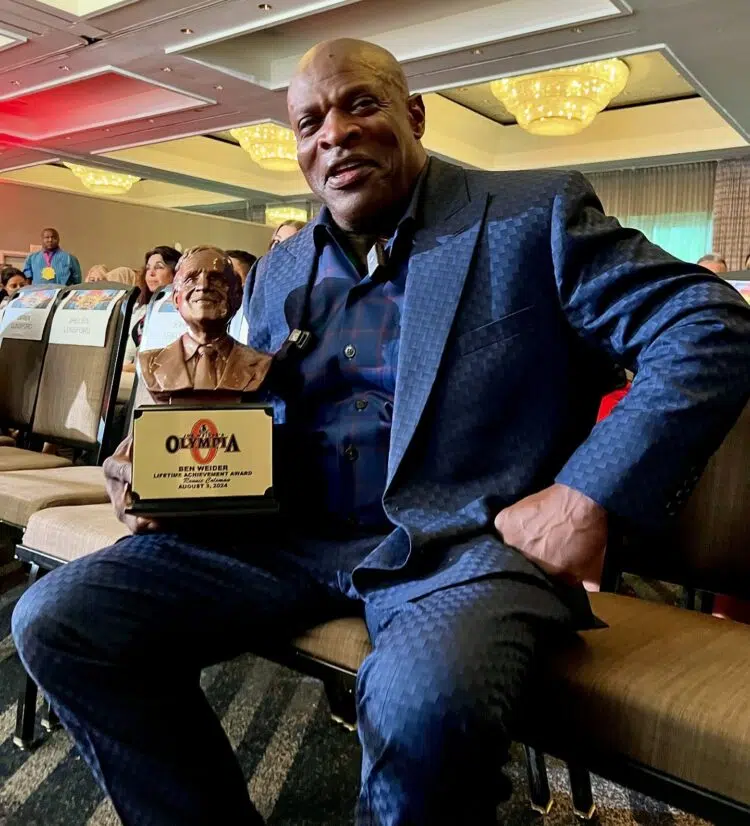 Prix Ronnie Coleman Ben Weider pour l'ensemble de sa carrière en 2024 Prix Ronnie Coleman Ben Weider pour l'ensemble de sa carrière en 2024