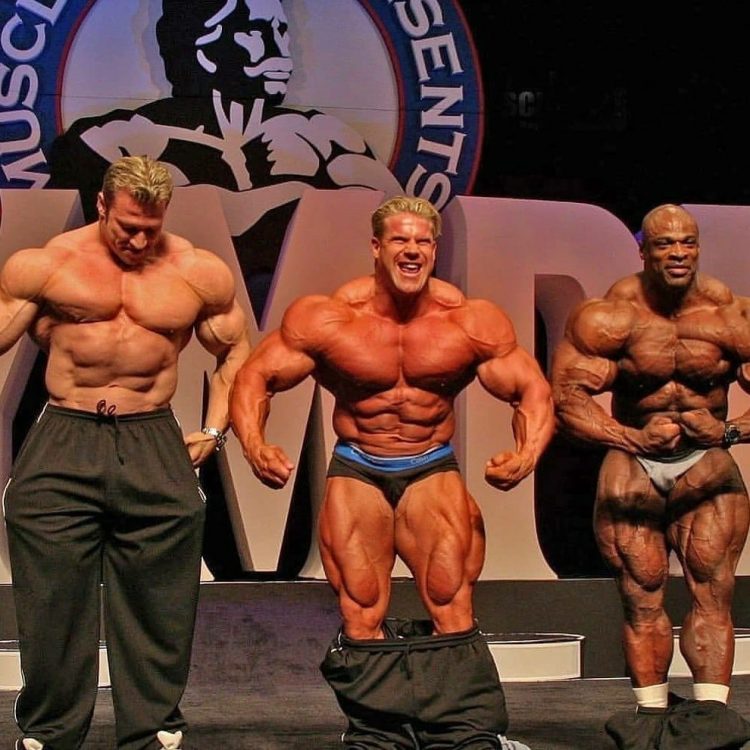 Gunter Schlierkamp Jay Cutler et Ronnie Coleman sur scène Gunter Schlierkamp Jay Cutler et Ronnie Coleman sur scène