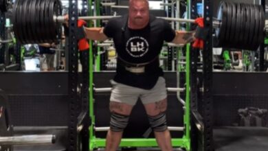 Mitchell Hooper réussit un record personnel de squat de 392,2 kg (864,7 lb) ; révèle sa liste des cinq plus grands squatteurs de l'histoire – Fitness Volt