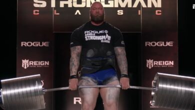 Hafthor Bjornsson accepte le défi de 101 000 $ pour soulever un soulevé de terre brut Elephant Bar de 501 kg (1 104,5 lb) à l'Arnold Strongman Classic 2025 – Fitness Volt