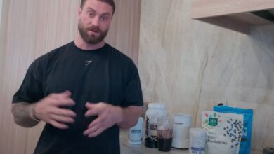 Chris Bumstead laisse tomber sa recette de petit-déjeuner de cicatrisation post-retraite - Fitness Volt