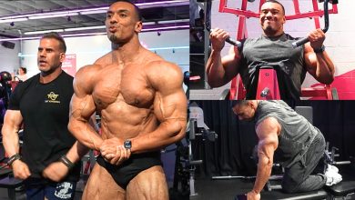 Jay Cutler entraîne Larry Wheels à la formation du dos et posant pour l'aider à gagner une carte IFBB Pro - Fitness Volt