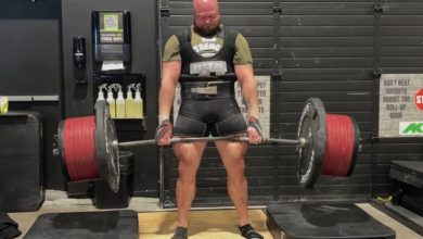 Mitchell Hooper verrouille un soulevé de terre élevé de 525 kg (1 157,4 lb) en préparation pour l'homme le plus fort du monde en 2025 - Fitness Volt
